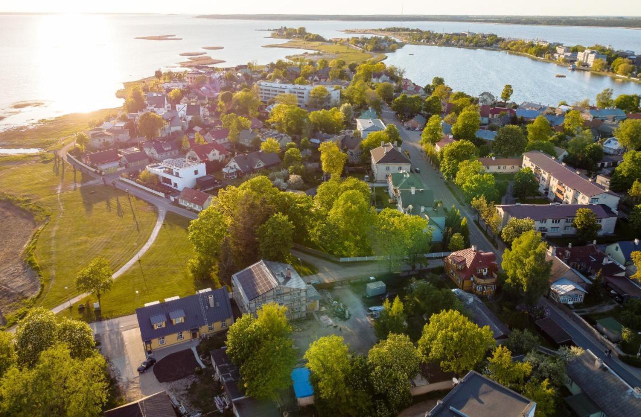Õhtu Apartments Haapsalu Bagian luar foto