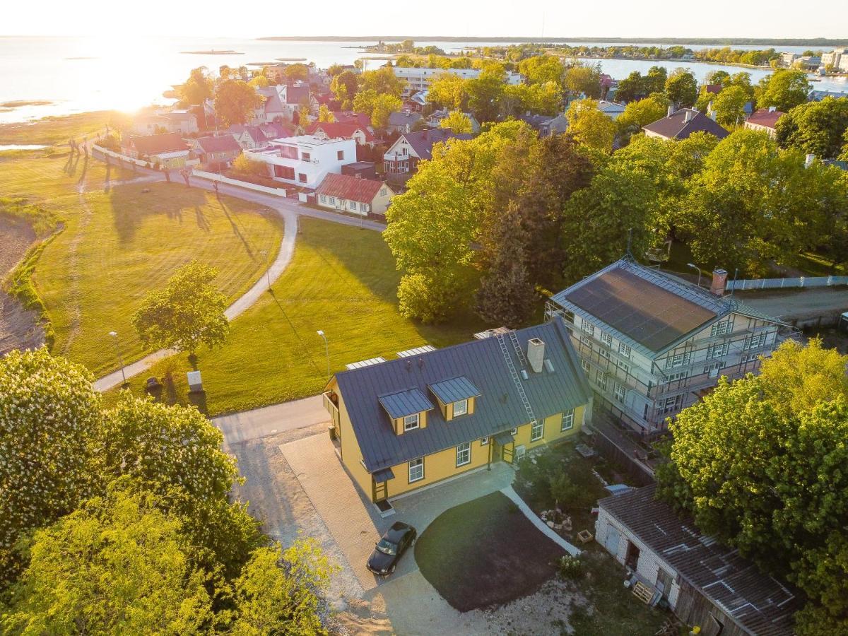 Õhtu Apartments Haapsalu Bagian luar foto