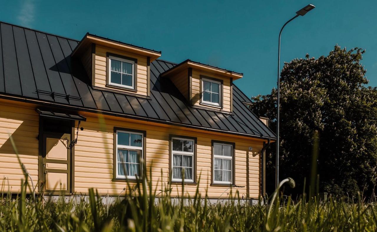 Õhtu Apartments Haapsalu Bagian luar foto